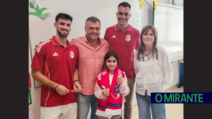 União de Santarém oferece lápis a alunos do 1º ciclo