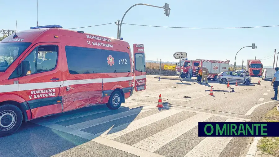 Acidente com ambulância dos Bombeiros Voluntários de Santarém