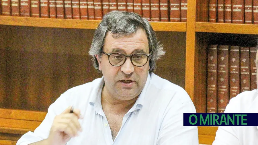 Junta suspende acção contra Câmara da Chamusca e assunto gera discussão na assembleia municipal Junta suspende acção contra Câmara da Chamusca e assunto gera discussão na assembleia municipal