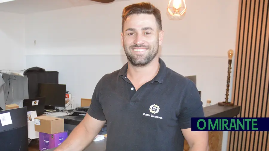 Um apaixonado por electrónica que abriu um negócio de sucesso em Vialonga