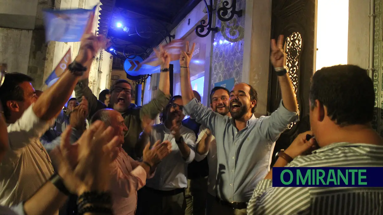 AD vence em todas as frentes em Santarém