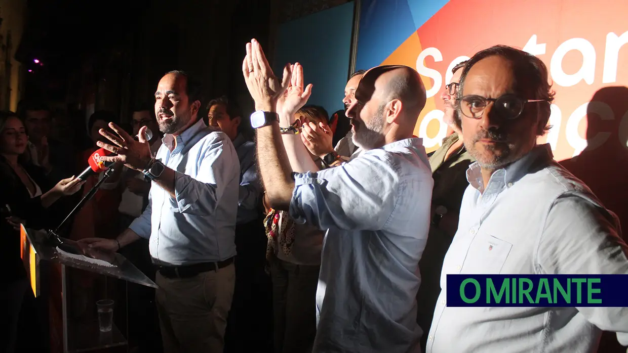 AD vence em todas as frentes em Santarém