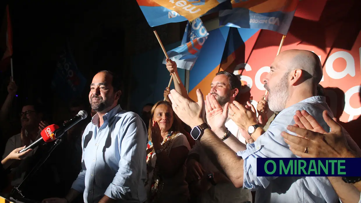 AD vence em todas as frentes em Santarém