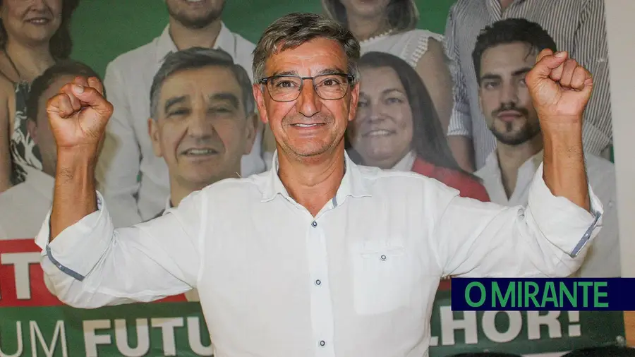 Socialista José Fernando Martins faz história em Mação ao conquistar bastião do PSD Socialista José Fernando Martins faz história em Mação ao conquistar bastião do PSD