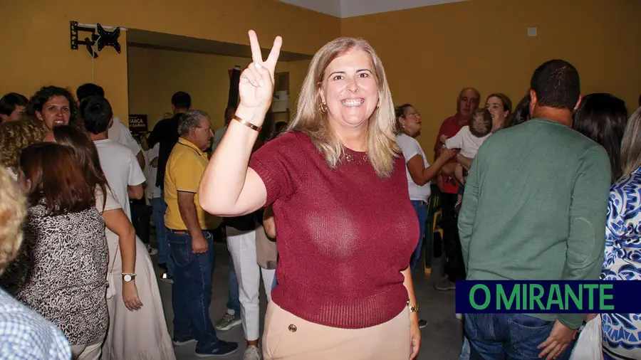 Sónia Sanfona com maioria absoluta em Alpiarça apesar do regresso de ex-presidente Sónia Sanfona com maioria absoluta em Alpiarça apesar do regresso de ex-presidente