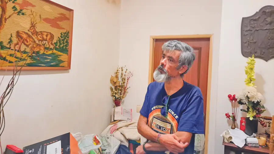 Família da Póvoa de Santa Iria despejada de apartamento arrisca ter de viver numa tenda Família da Póvoa de Santa Iria despejada de apartamento arrisca ter de viver numa tenda