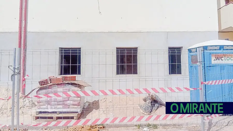 Moradores com mobilidade reduzida com vida difícil em bairro de Azambuja Moradores com mobilidade reduzida com vida difícil em bairro de Azambuja