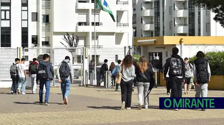 Município de Alenquer vai atribuir 50 bolsas de estudo a estudantes carenciados Município de Alenquer vai atribuir 50 bolsas de estudo a estudantes carenciados