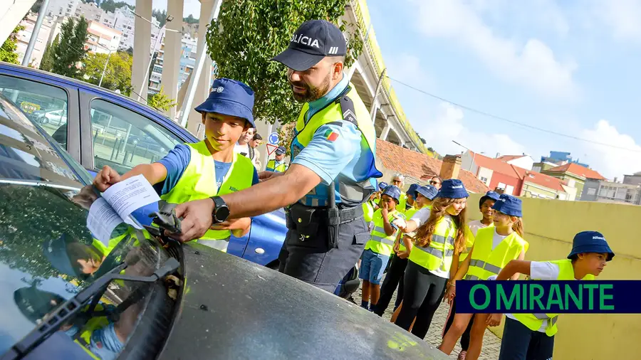 PSP de Vila Franca de Xira apela a cidadãos para denunciar casos de estacionamento abusivo PSP de Vila Franca de Xira apela a cidadãos para denunciar casos de estacionamento abusivo