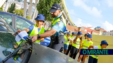 PSP de Vila Franca de Xira apela a cidadãos para denunciar casos de estacionamento abusivo PSP de Vila Franca de Xira apela a cidadãos para denunciar casos de estacionamento abusivo