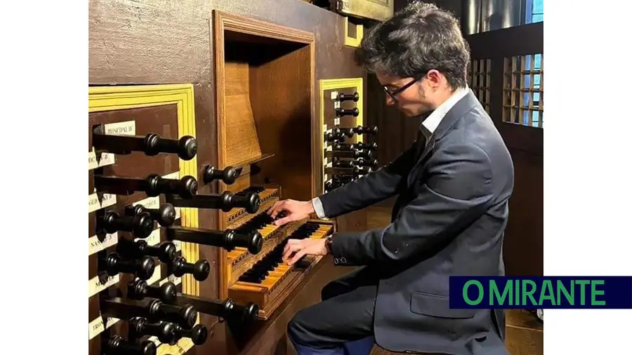 António José Pedrosa é o organista residente do Festival de Órgão de Santarém António José Pedrosa é o organista residente do Festival de Órgão de Santarém