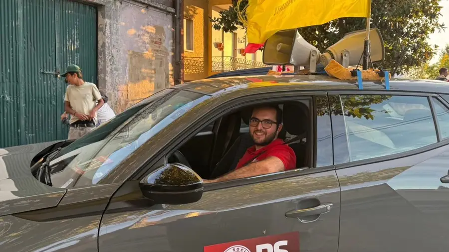 Novo presidente de Almeirim condena entrega de melão ao Chega pelo director de campanha Novo presidente de Almeirim condena entrega de melão ao Chega pelo director de campanha