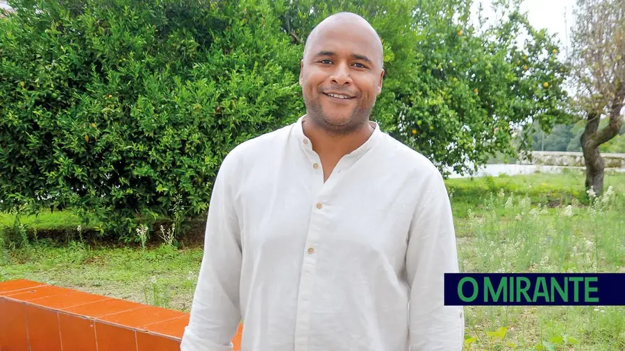 Mário Ruas deixa comando técnico do Samora Correia e Filipe Moreira é o treinador que se segue Mário Ruas deixa comando técnico do Samora Correia e Filipe Moreira é o treinador que se segue