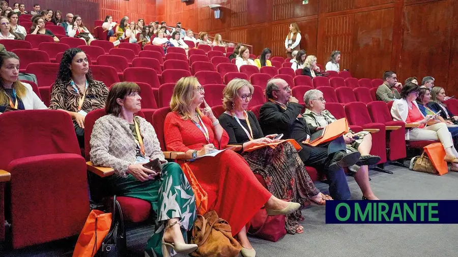 Teatro Sá da Bandeira recebeu encontro dedicado à ciência, inovação e humanização dos cuidados de saúde Teatro Sá da Bandeira recebeu encontro dedicado à ciência, inovação e humanização dos cuidados de saúde