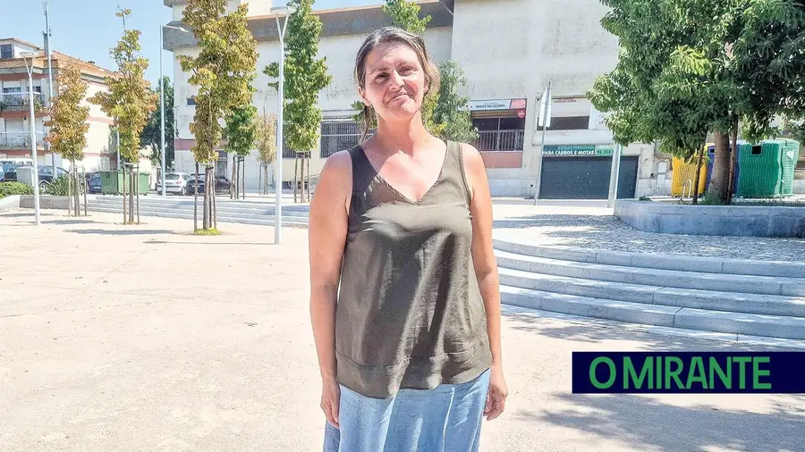 Mãe de Samora Correia continua sem casa, mas ganha esperança com apoio de advogada