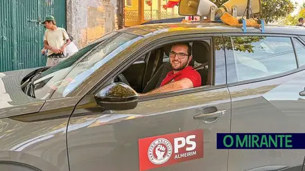 Director de campanha do PS de Almeirim foi à sede do Chega oferecer um melão Director de campanha do PS de Almeirim foi à sede do Chega oferecer um melão