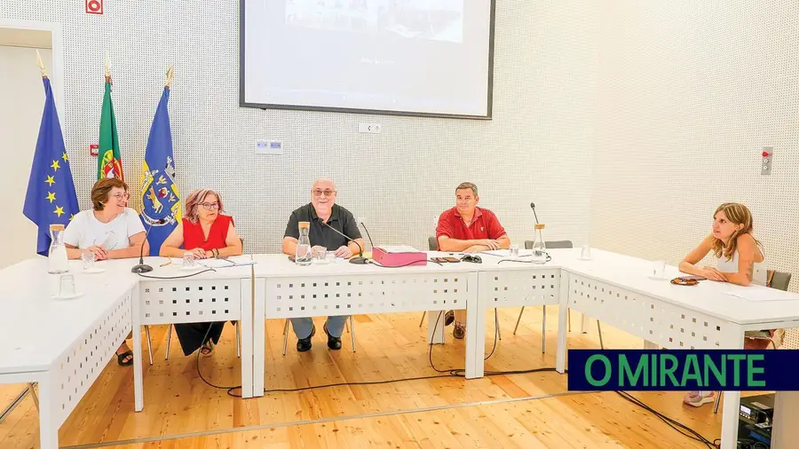 Hélder Esménio despede-se da Câmara de Salvaterra e admite que a política é “um local perigoso” Hélder Esménio despede-se da Câmara de Salvaterra e admite que a política é “um local perigoso”