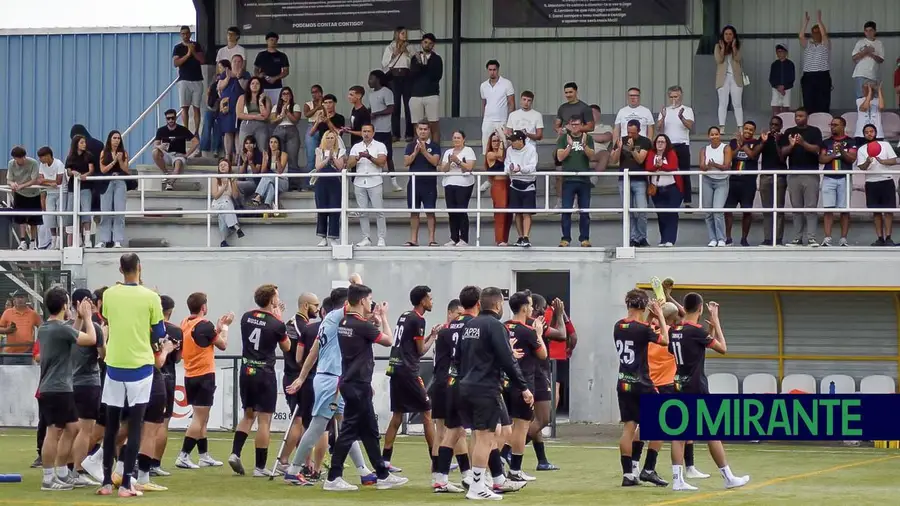 AREPA indignada com castigo aplicado de quatro jogos à porta fechada