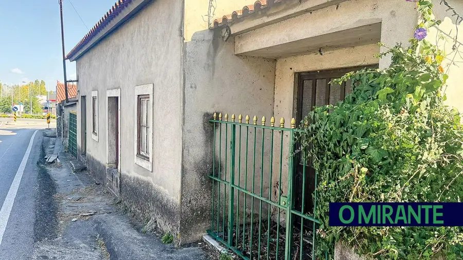 Finanças vai fazer entrega de casa penhorada e encontra residente morto Finanças vai fazer entrega de casa penhorada e encontra residente morto