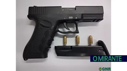 Jovem detido em Almeirim com arma ilegal