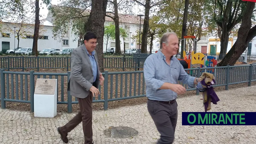 Últimas inaugurações do presidente de Almeirim à pressa por causa da chuva