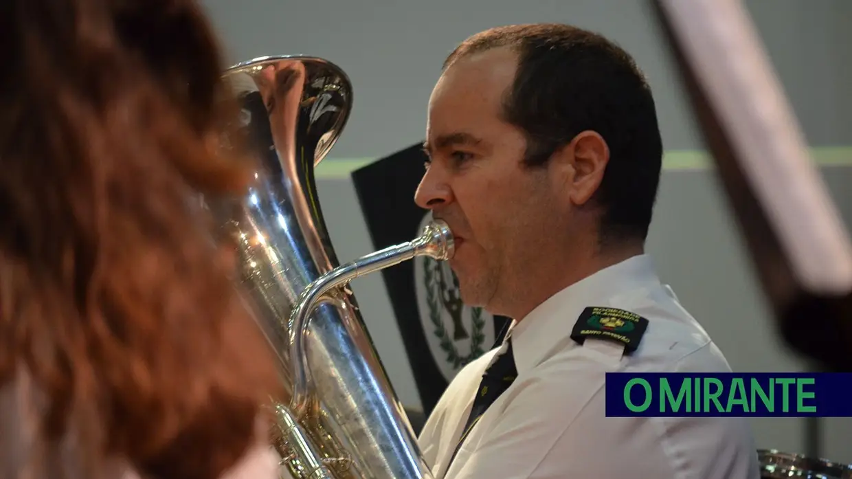 Sociedade Filarmónica de Santo Estêvão celebrou 51 anos com novo maestro em palco