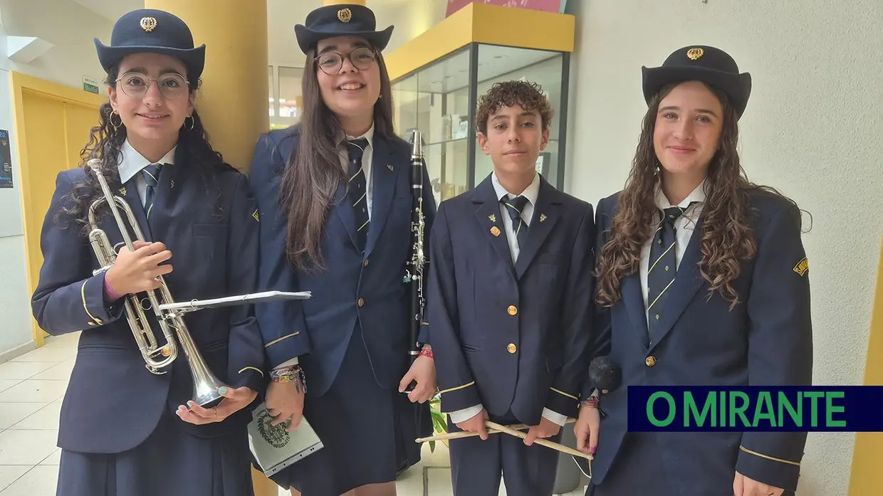 Sociedade Filarmónica de Santo Estêvão celebrou 51 anos com novo maestro em palco