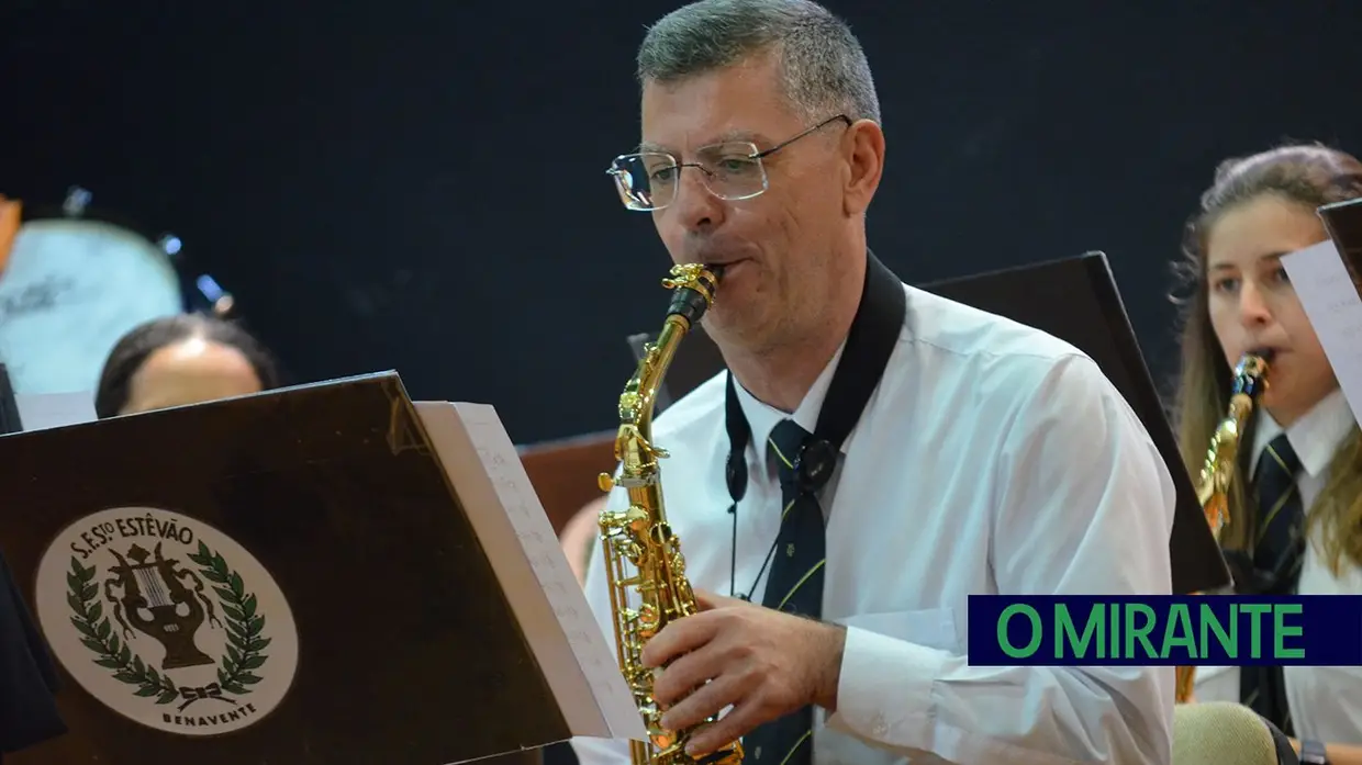 Sociedade Filarmónica de Santo Estêvão celebrou 51 anos com novo maestro em palco