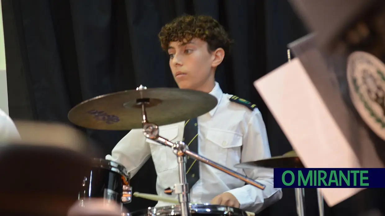 Sociedade Filarmónica de Santo Estêvão celebrou 51 anos com novo maestro em palco