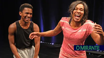 “Os Transparentes” de Ondjaki ganha vida no Teatro Estúdio Ildefonso Valério “Os Transparentes” de Ondjaki ganha vida no Teatro Estúdio Ildefonso Valério