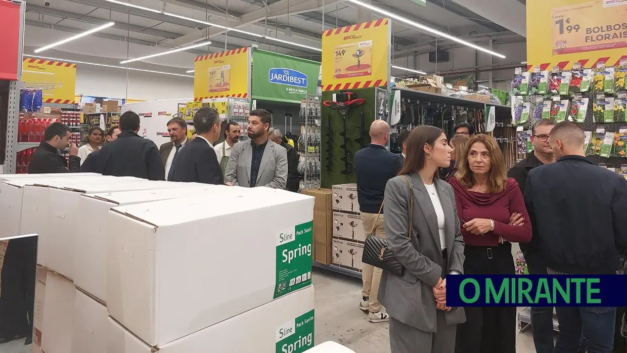 Já abriu o Bricomarché do Cartaxo, de Shaiza e Marco Rodrigues