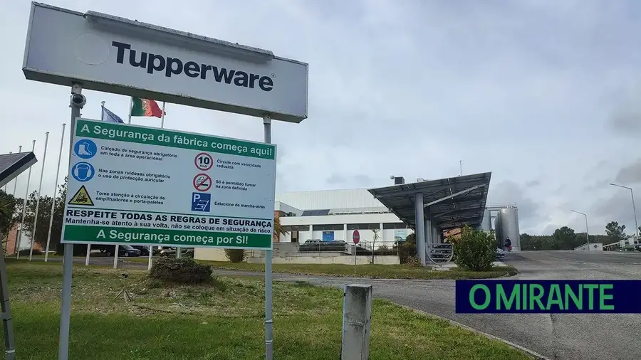 Fábrica da Tupperware em Constância vai a venda com preço mínimo de 10 milhões