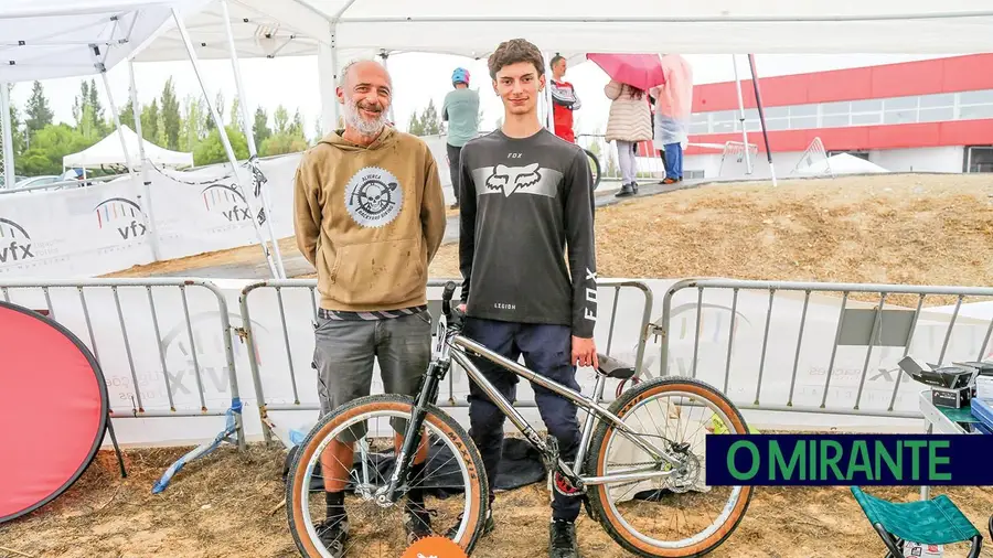Cem atletas desafiaram a chuva na estreia do Nacional de Pump Track na Póvoa de Santa Iria
