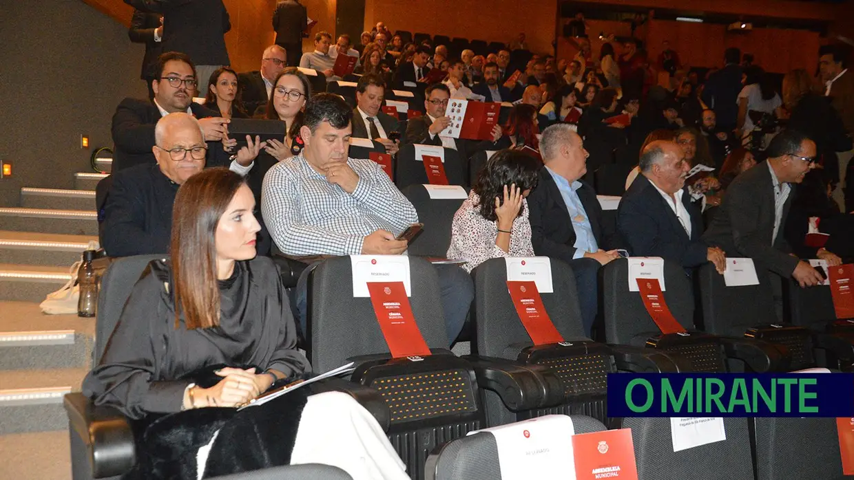 Tomada de posse em VFX com casa cheia no Ateneu Vilafranquense