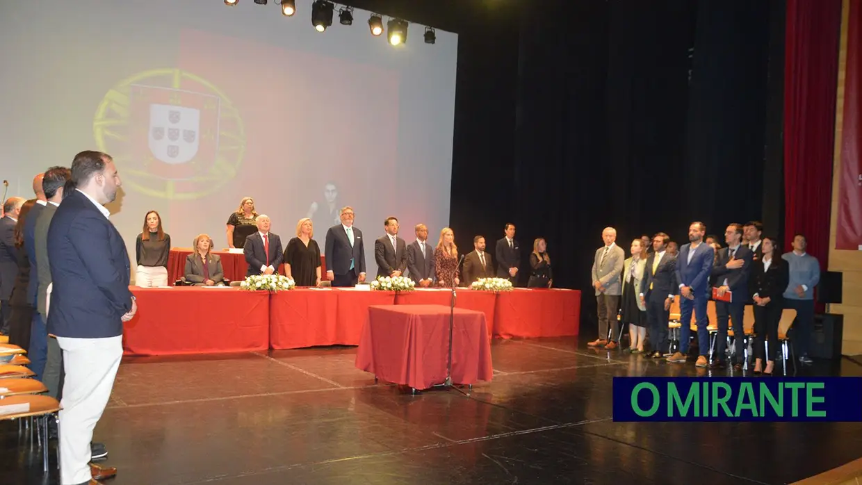 Tomada de posse em VFX com casa cheia no Ateneu Vilafranquense