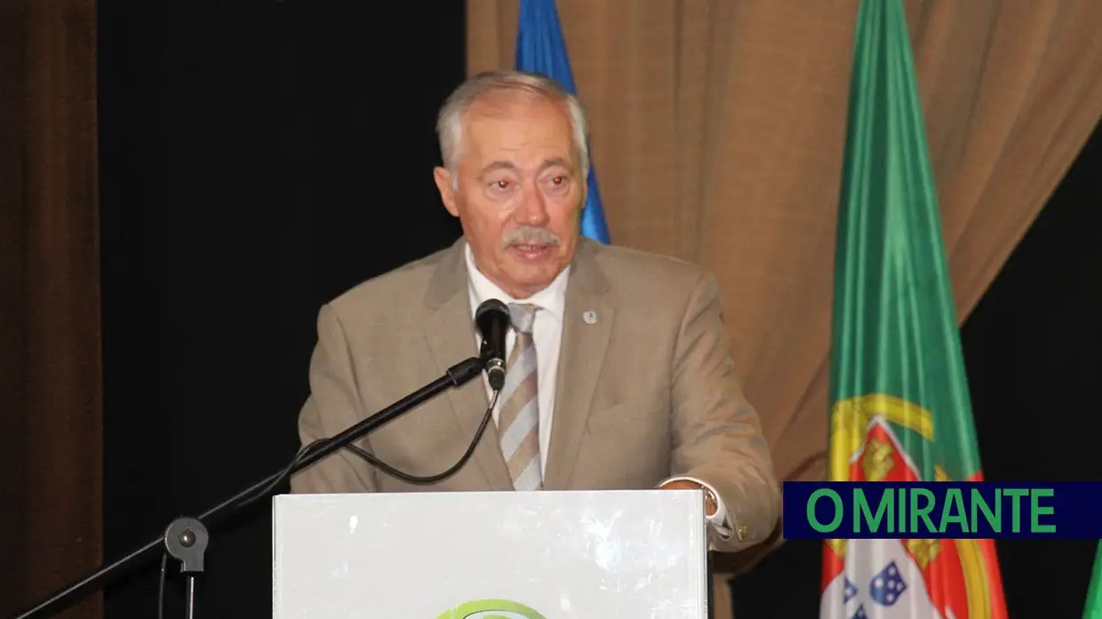 Silvino Lúcio promete mais coesão e investimento para Azambuja na tomada de posse