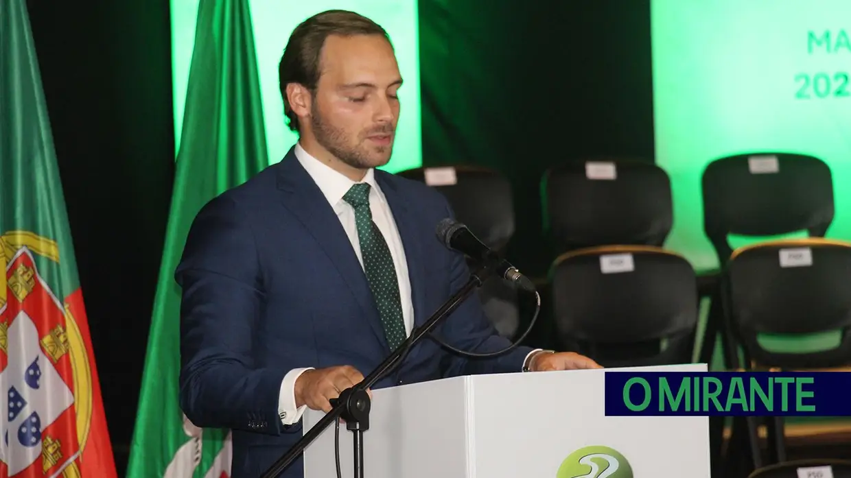 Silvino Lúcio promete mais coesão e investimento para Azambuja na tomada de posse