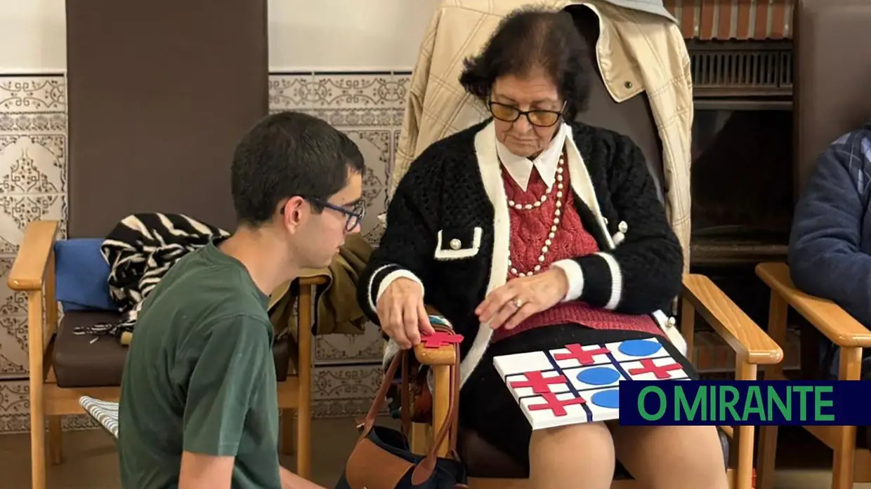 Rotaract Club de Santarém promoveu actividade no centro de dia de Vale de Figueira