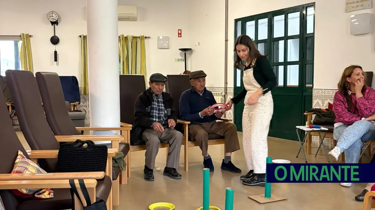 Rotaract Club de Santarém promoveu actividade no centro de dia de Vale de Figueira