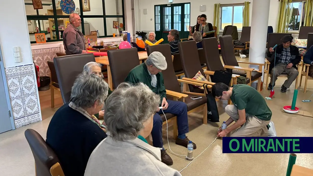 Rotaract Club de Santarém promoveu actividade no centro de dia de Vale de Figueira