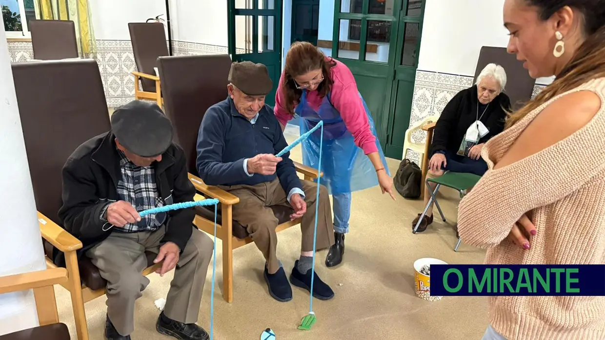 Rotaract Club de Santarém promoveu actividade no centro de dia de Vale de Figueira