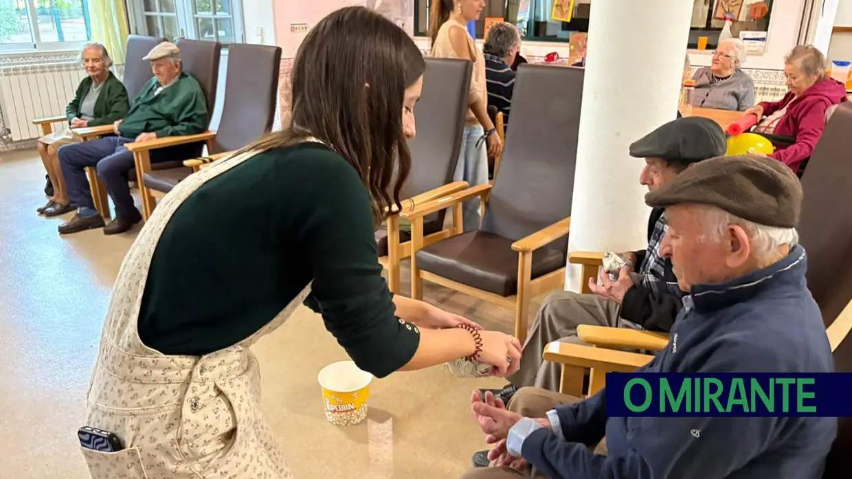 Rotaract Club de Santarém promoveu actividade no centro de dia de Vale de Figueira