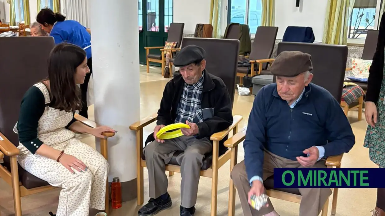 Rotaract Club de Santarém promoveu actividade no centro de dia de Vale de Figueira