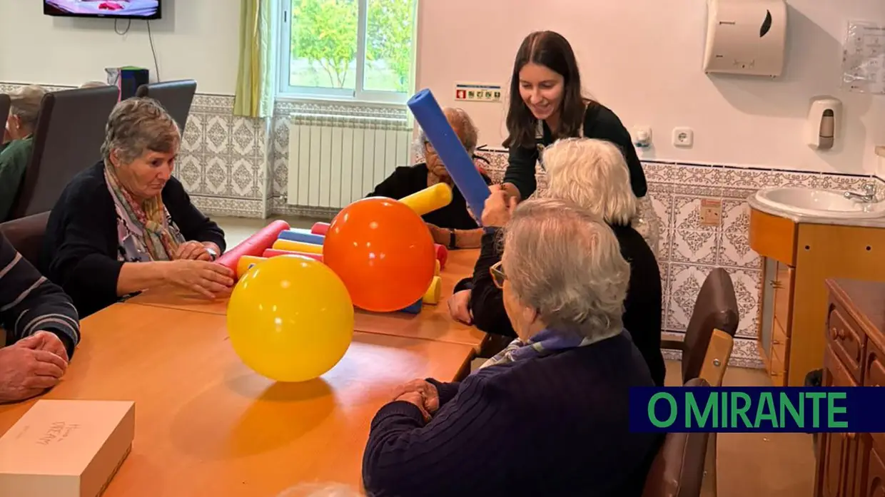 Rotaract Club de Santarém promoveu actividade no centro de dia de Vale de Figueira