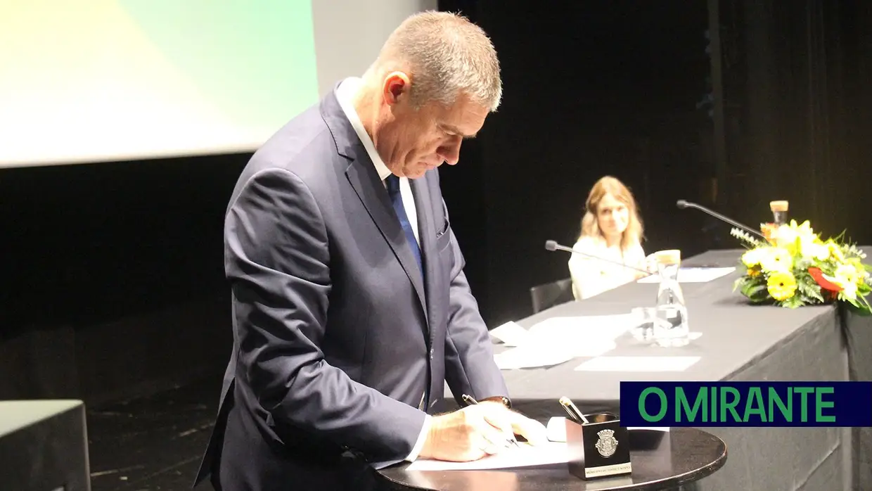 José Trincão Marques toma posse em Torres Novas e promete ser o presidente de todos os torrejanos