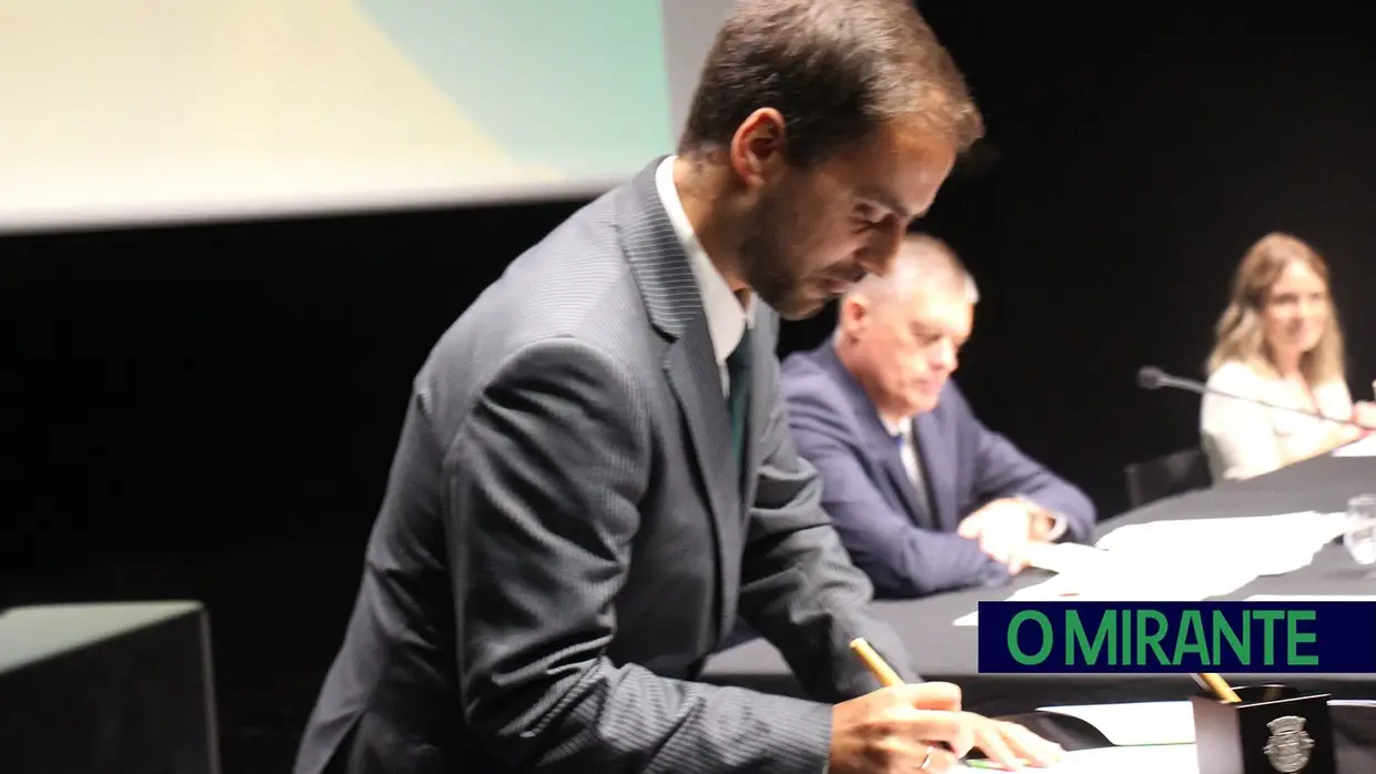 José Trincão Marques toma posse em Torres Novas e promete ser o presidente de todos os torrejanos