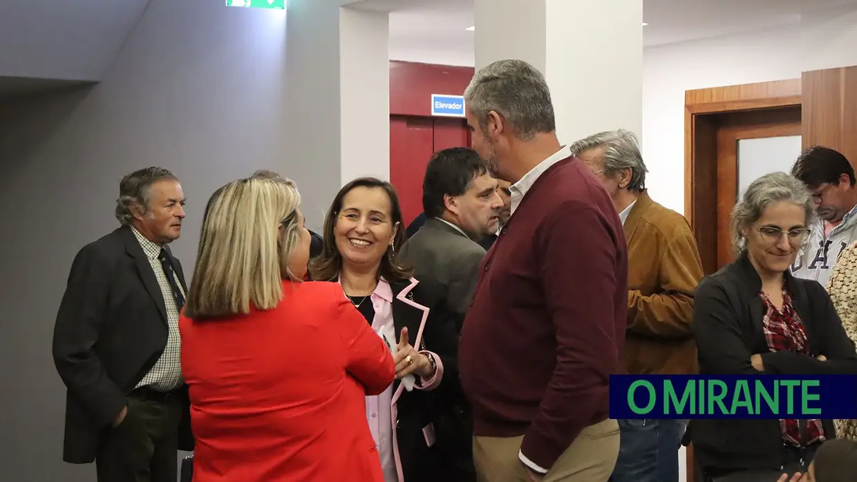 João Heitor assume novo mandato com promessa de consolidar progresso do concelho