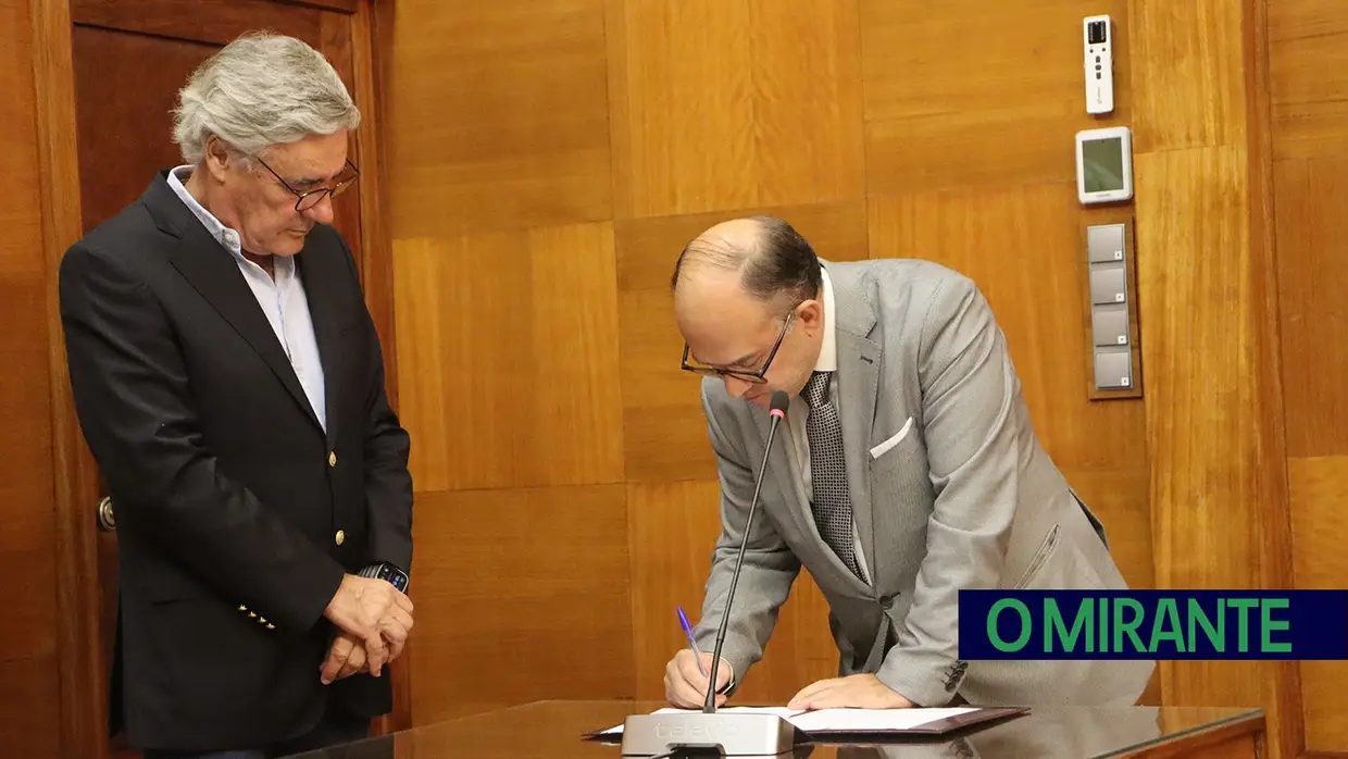 João Heitor assume novo mandato com promessa de consolidar progresso do concelho