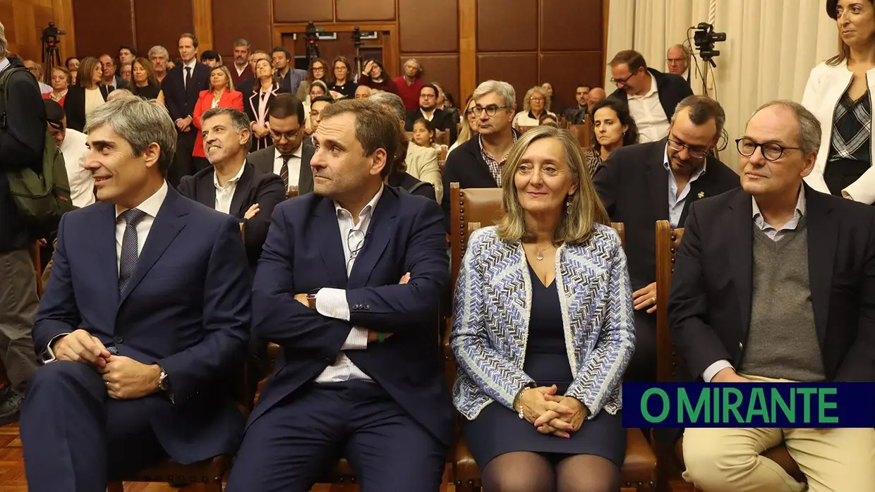 João Heitor assume novo mandato com promessa de consolidar progresso do concelho