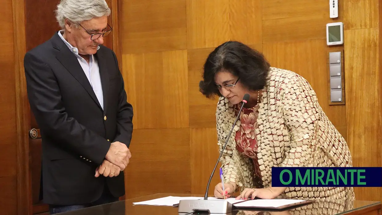 João Heitor assume novo mandato com promessa de consolidar progresso do concelho